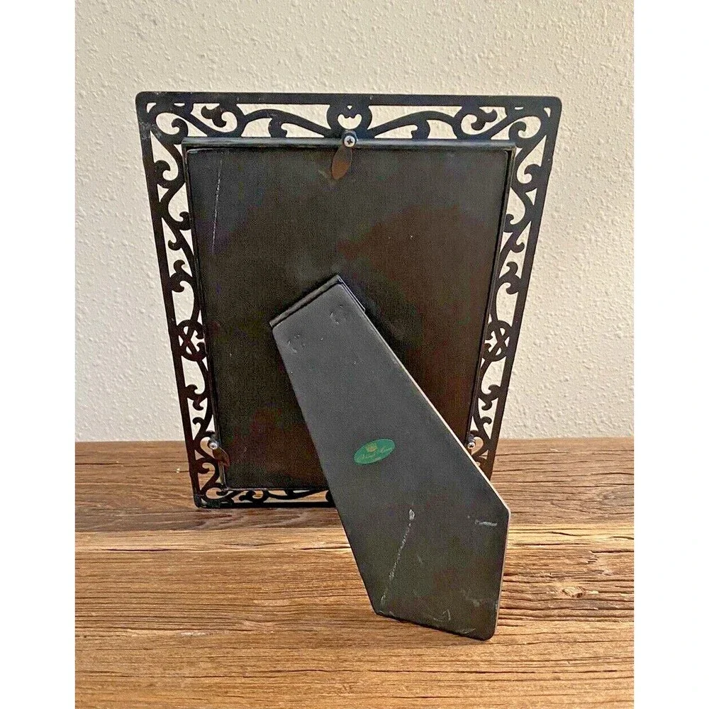 Ashleigh Manor Picture Frame Holds 5X7 Used